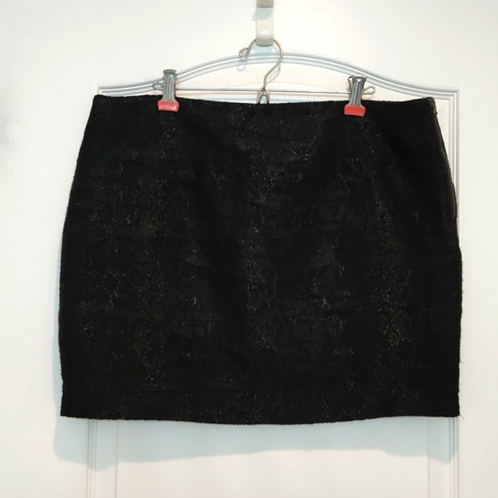 Dalia Collection size 14 black mini skirt